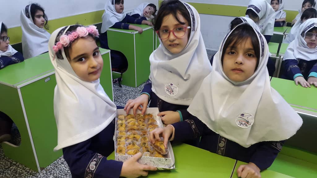 جشن اشم آوینا بامشاد در پایه اول دبستان باران اندیشه